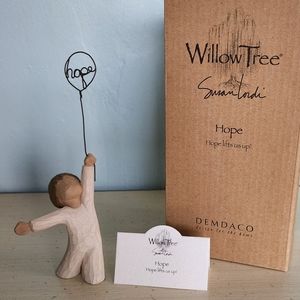 Willow Tree 2004 Hope Lifts Us Up Figurine Sculpture New in Box